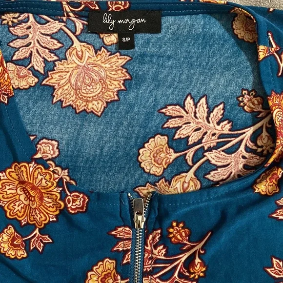 Floral pattern top - Picture 2 of 2